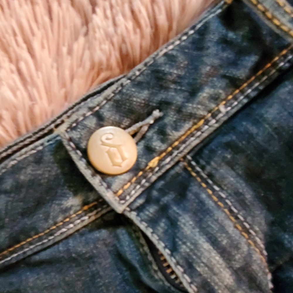 Shorts - Picture 4 of 6